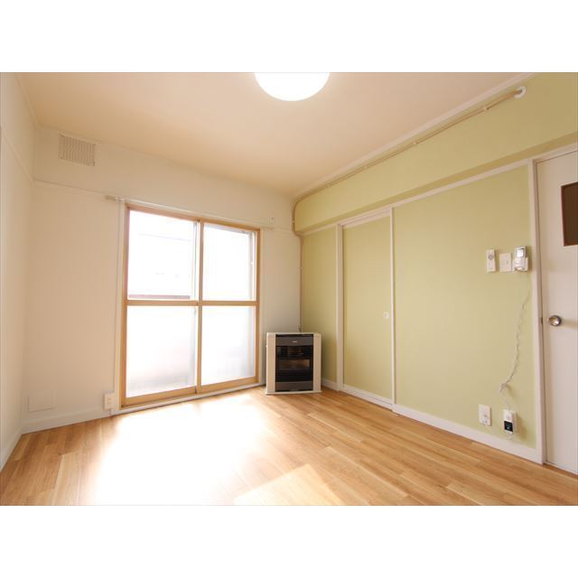 クラージュ春光Ⅱ リビング
