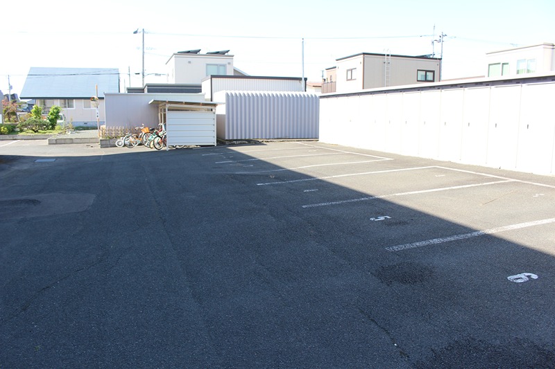 ステイツ中ノ島 駐車場
