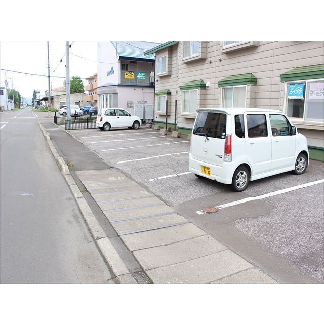 HANAハウス 駐車場