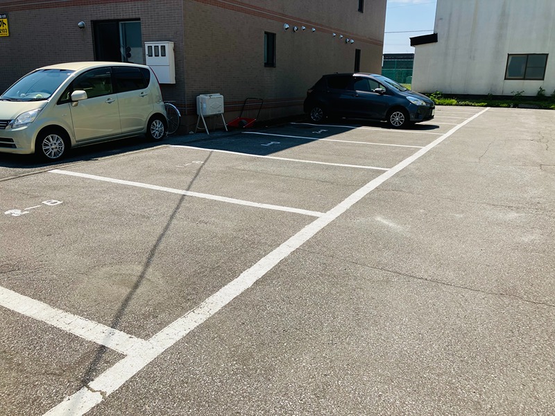 クレイトンハウス 駐車場