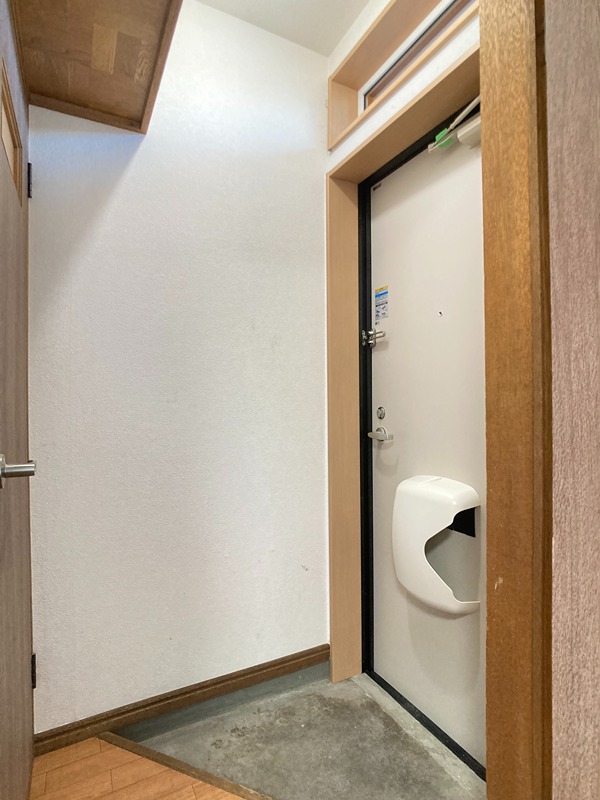 イーティングハウス 玄関