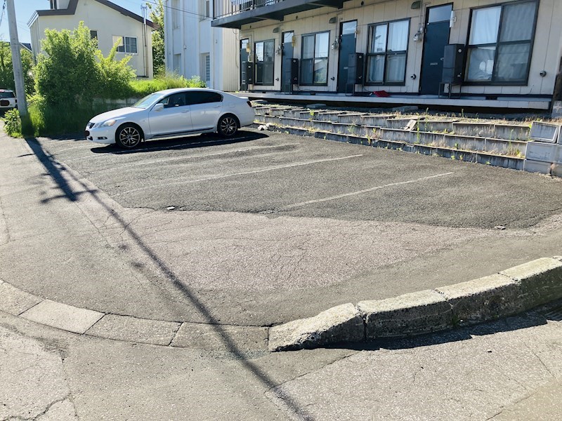コーポエルム（美山町） 駐車場