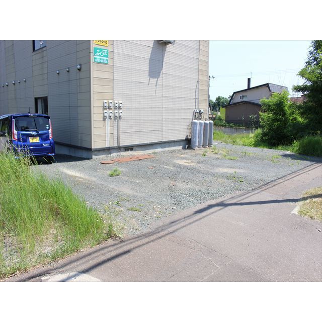 アパートメント谷川 駐車場