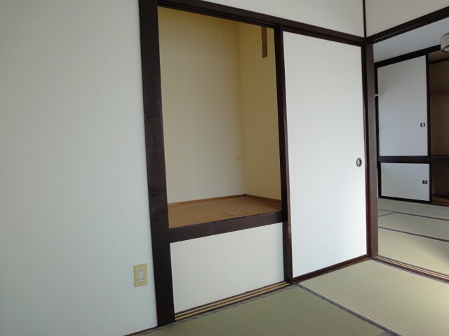 コーポショウジ 収納