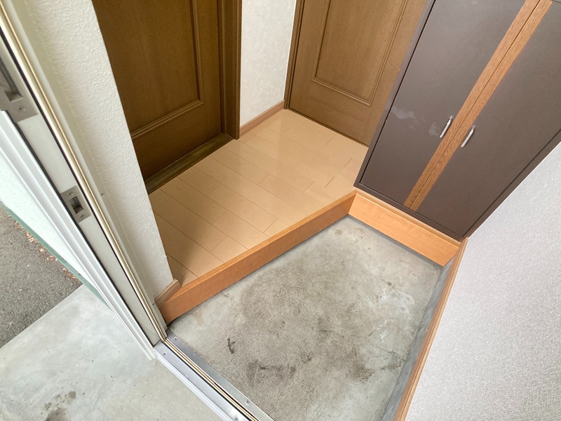ロイヤルハイツ藤 玄関