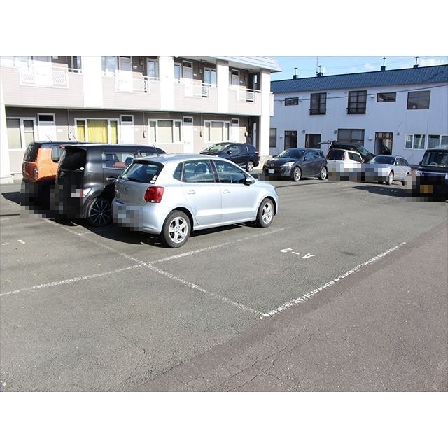 メイプルハウスＡ 駐車場