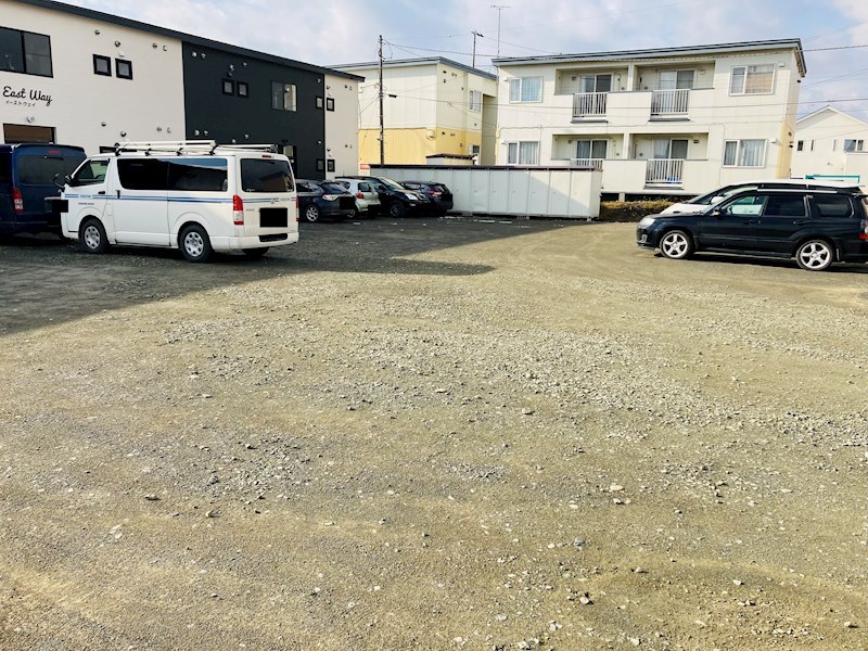 イーストウェイ 駐車場