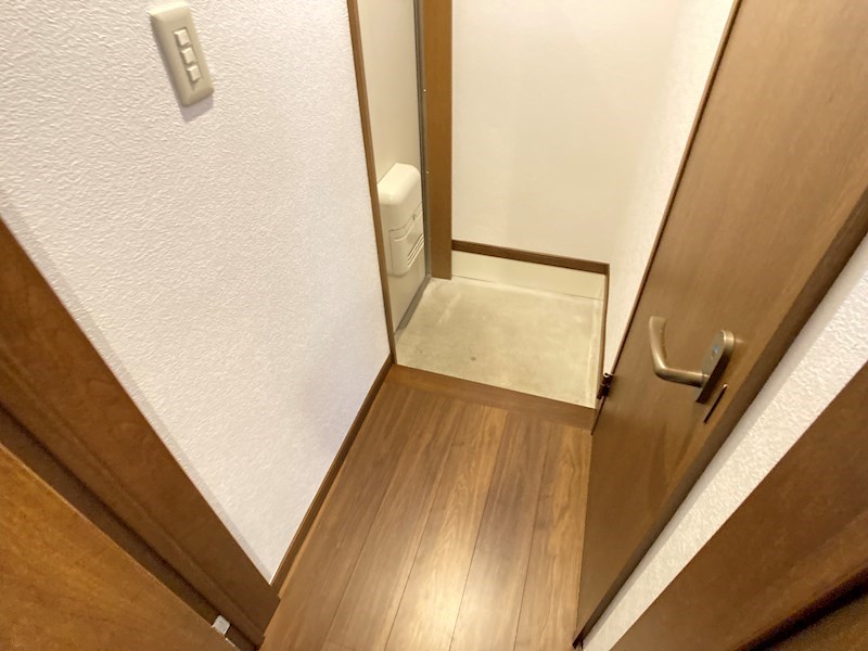 イーストウェイ 玄関