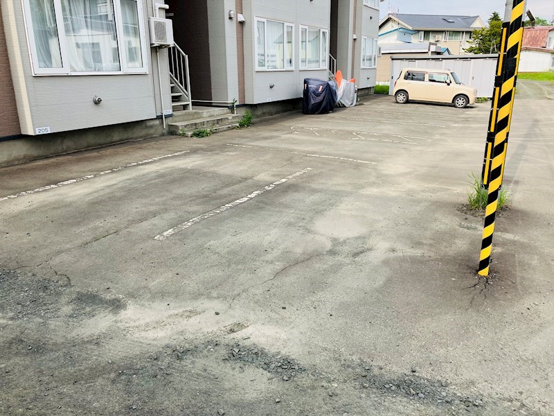 桑原ハイツ２ 駐車場