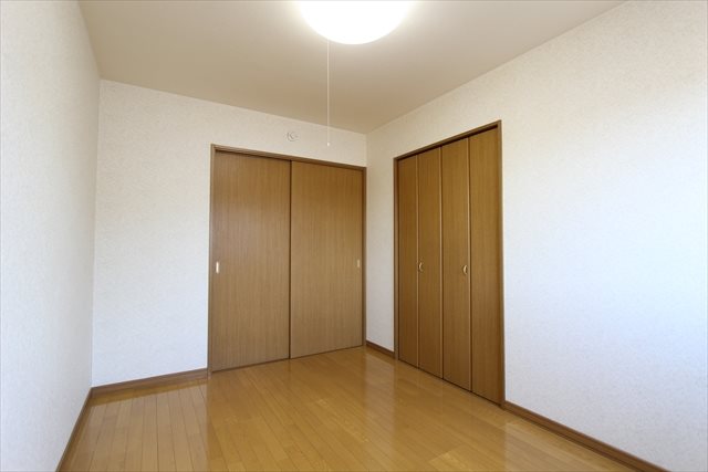 桑原ハイツ２ ベッドルーム