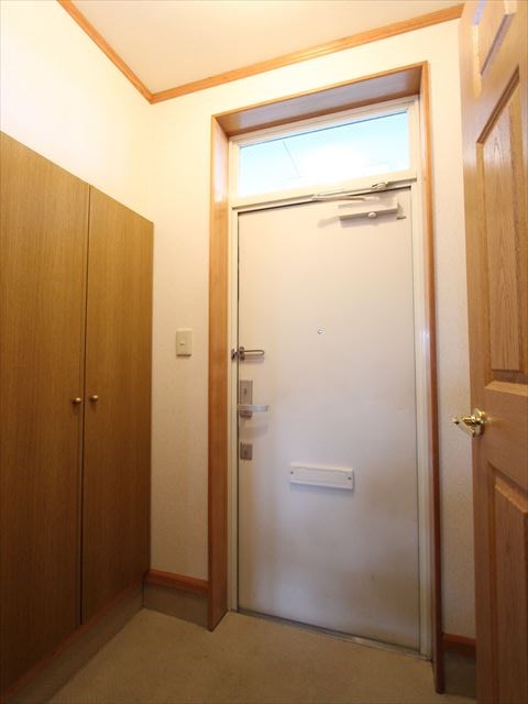 ハイツあしたば 玄関