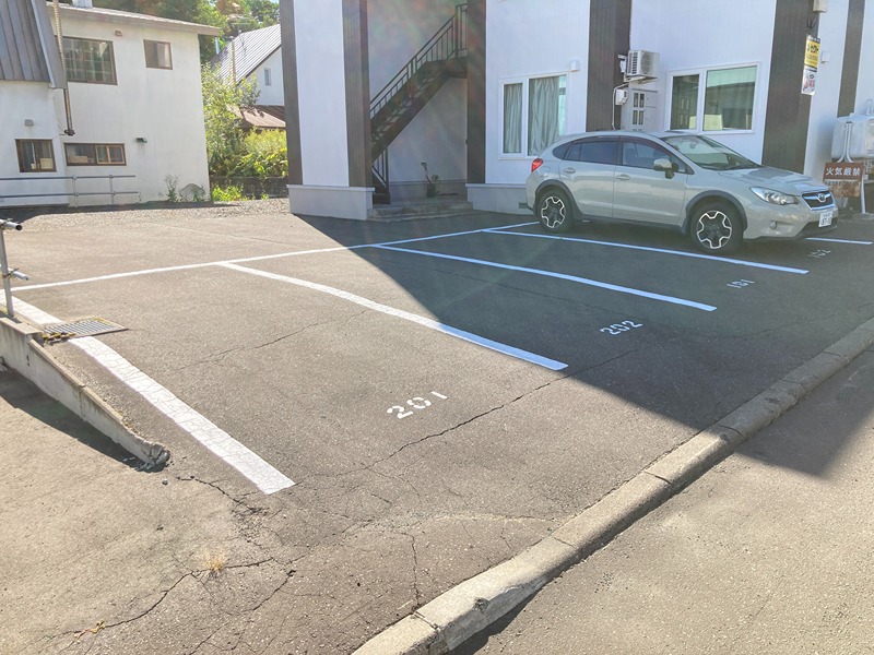 カレッジヒルズ 駐車場