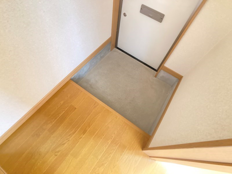 カレッジヒルズ 玄関