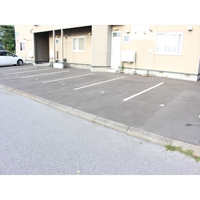 平成ハイツ 駐車場