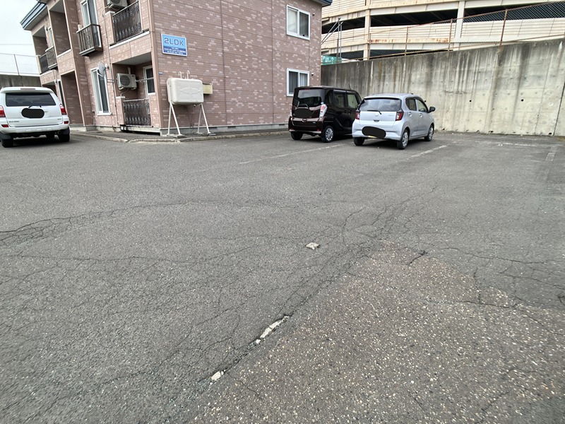 カームライフ北進Ⅱ 駐車場