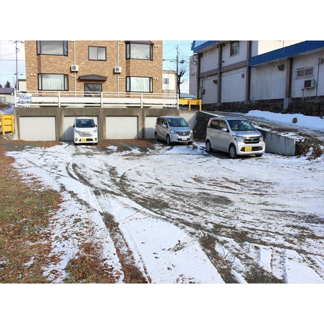 シェーン三楽 駐車場