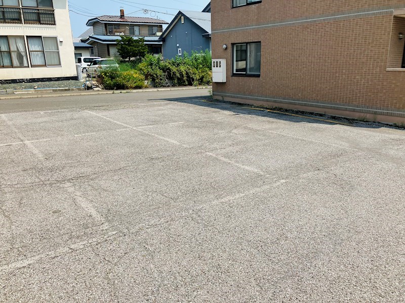 ピュアライフ南仲町 駐車場