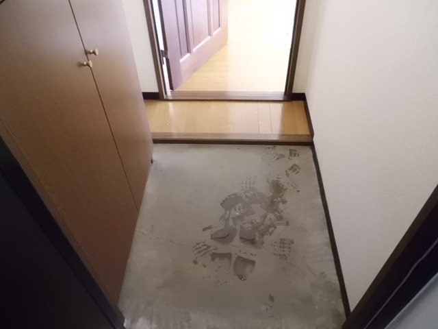 ピュアライフ南仲町 玄関