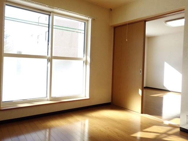 ピュアライフ南仲町 ベッドルーム