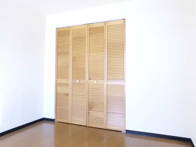 ピュアライフ南仲町 ベッドルーム
