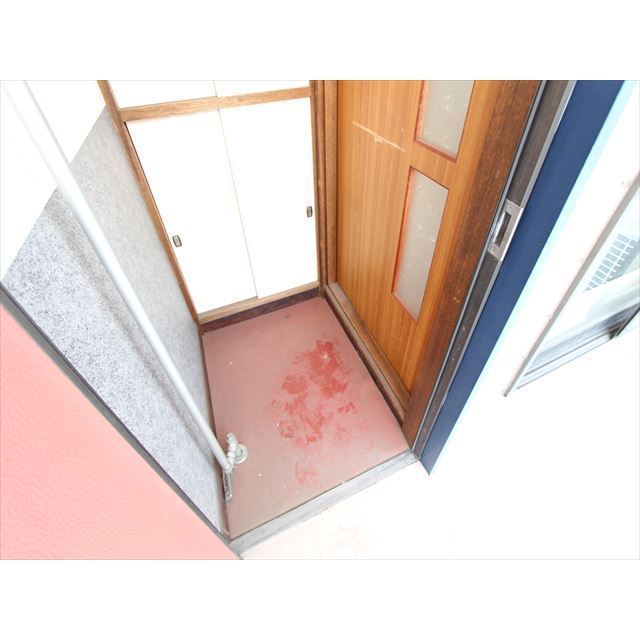 南仲町１号ハイツ 玄関