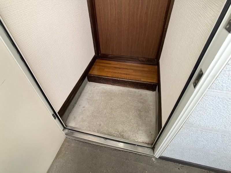 イナダマンション 玄関
