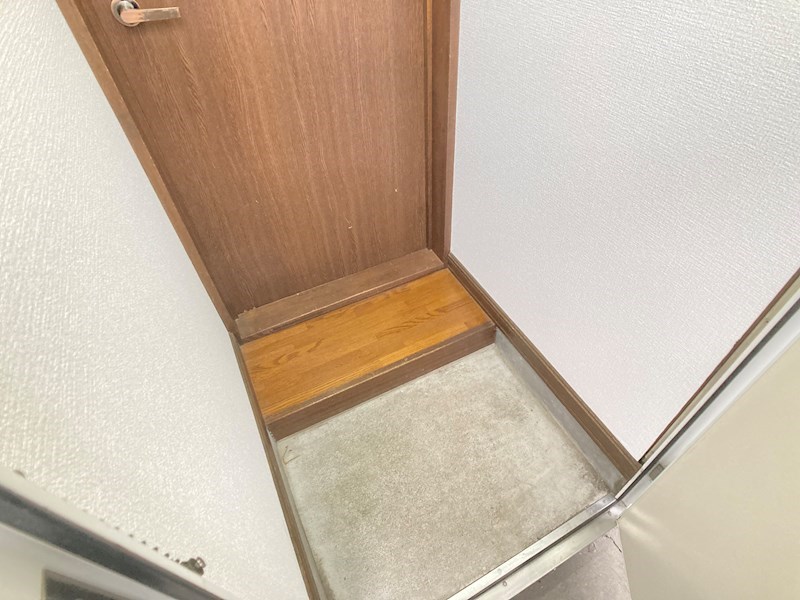 イナダマンション 玄関