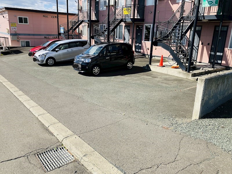 大学ハイツ２ 駐車場