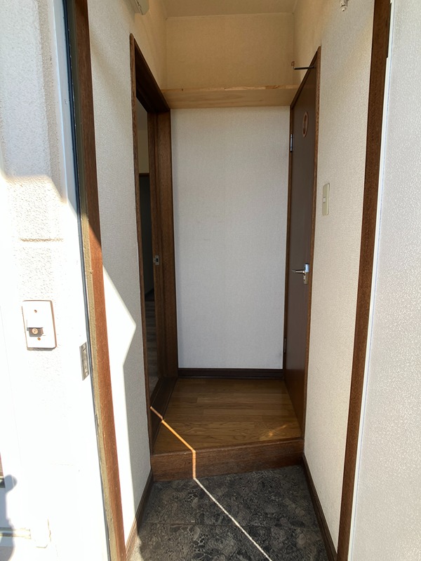 広明パークハイツ 玄関