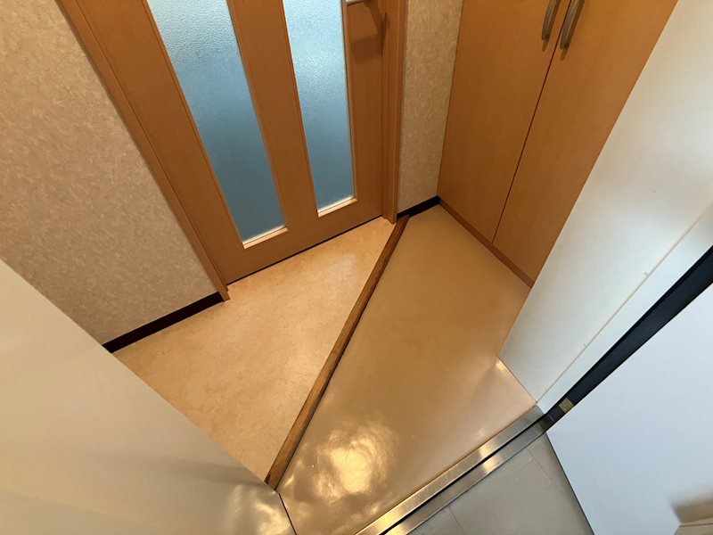リバティ西富 玄関