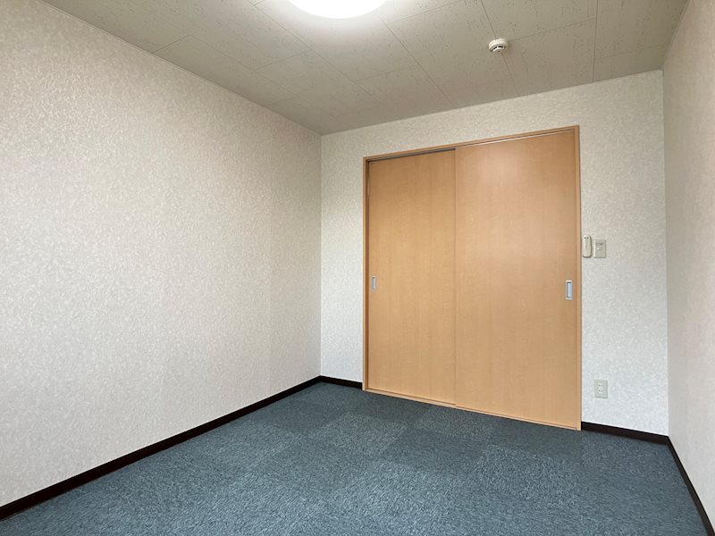 リバティ西富 ベッドルーム