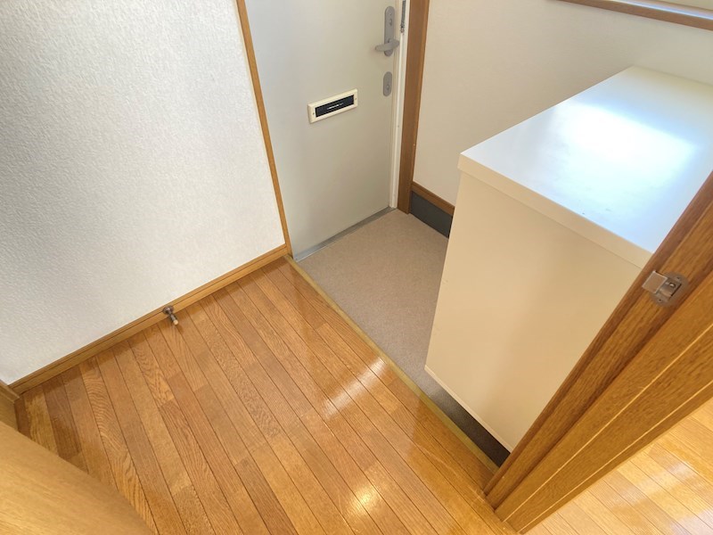 ウィンズニューバース 玄関