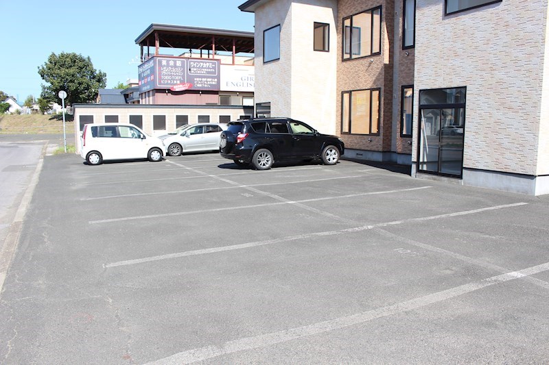ファースト２ 駐車場