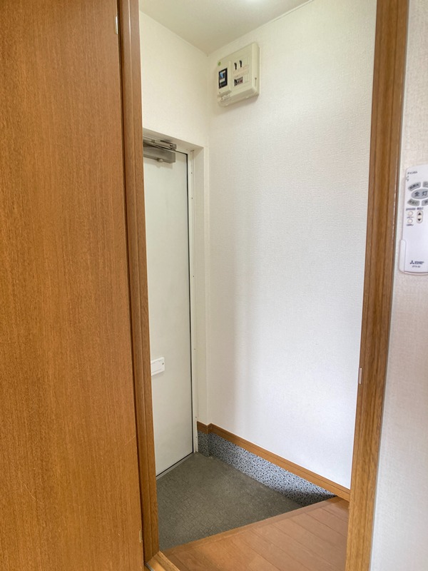 ハピネス北光 玄関