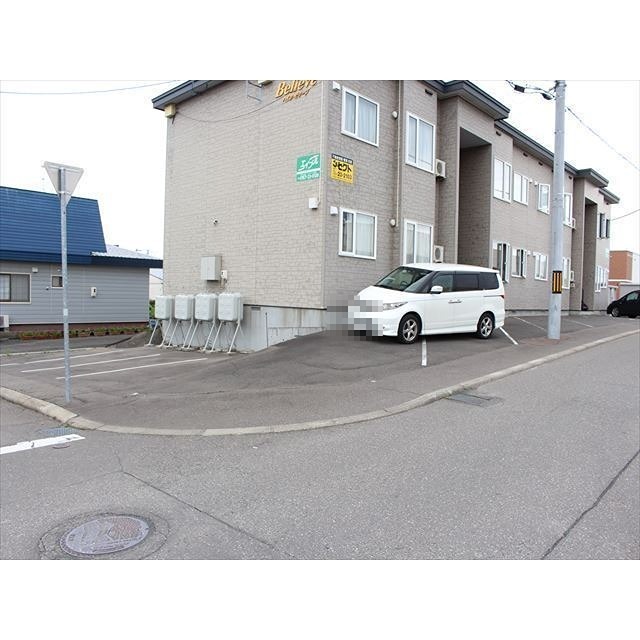 ハイツビリーブ 駐車場