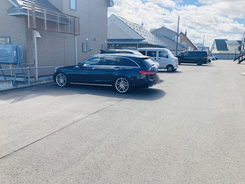 メゾン三寶Ⅲ 駐車場