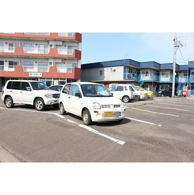 ヴィラナリー北見１ 駐車場