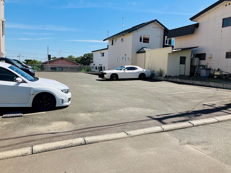 ラフィネ 駐車場