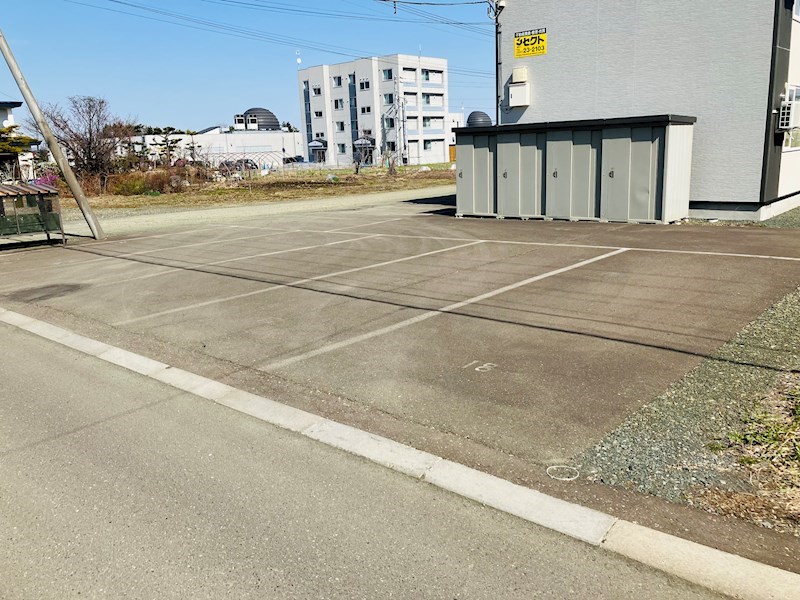 エクセルハイム７ 駐車場