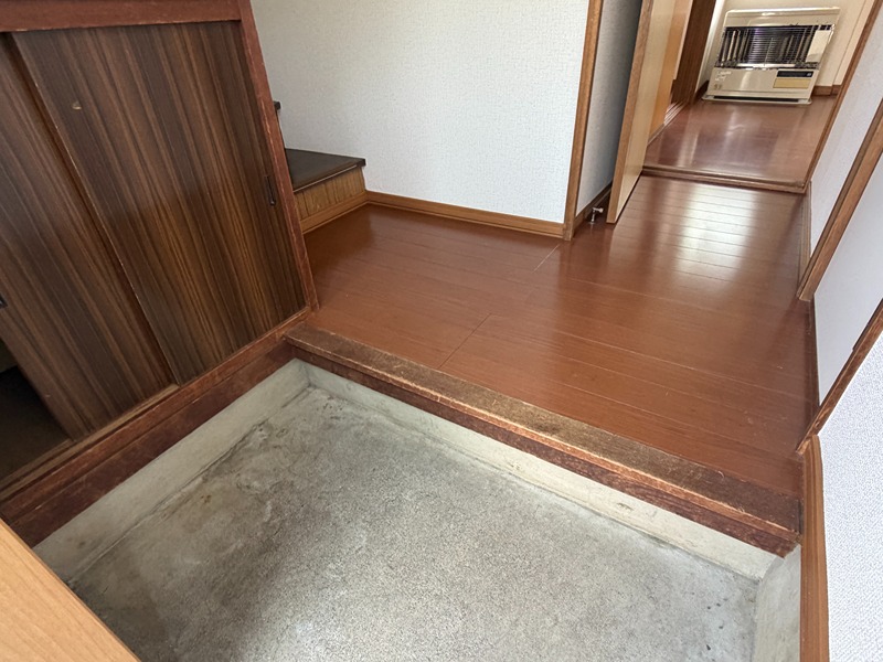 北海道北見市とん田東町541番地73 玄関