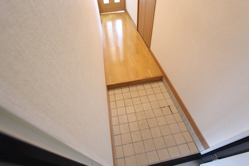 クールラピュタ 玄関