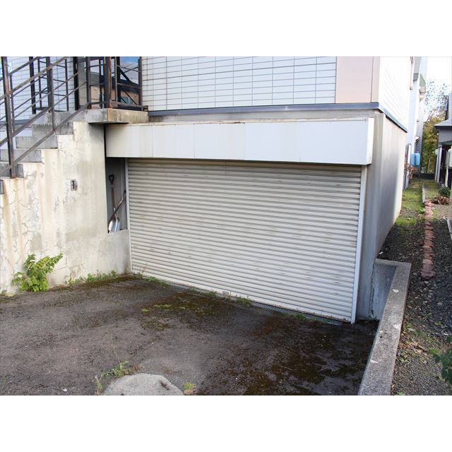 コーポラスセゾン 駐車場
