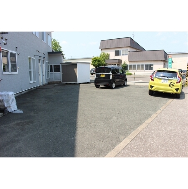 青柳マンション 駐車場