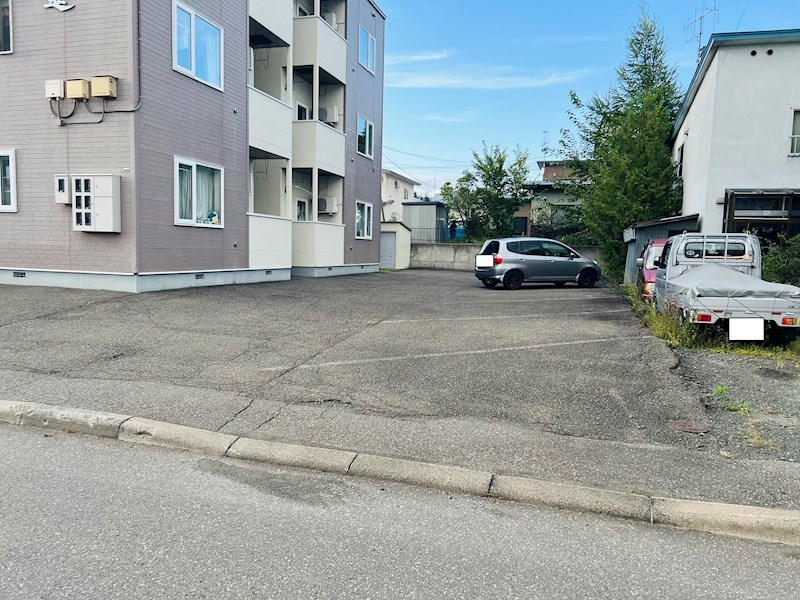 グローリハイツ北進 駐車場
