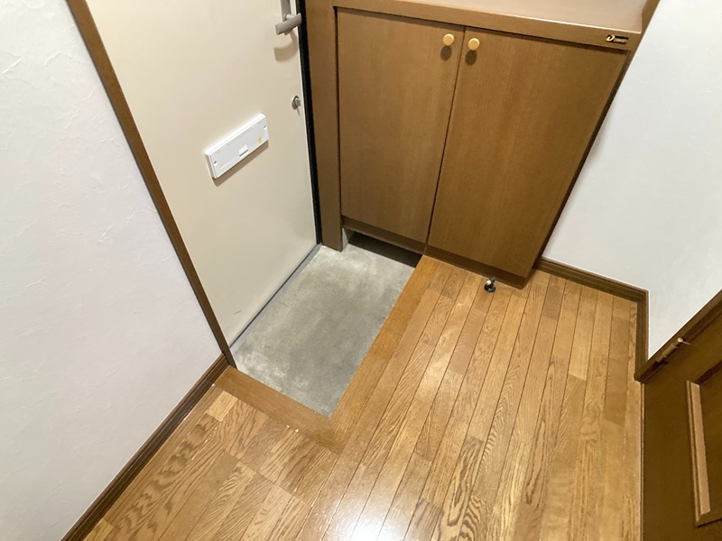 イーグル３ 玄関