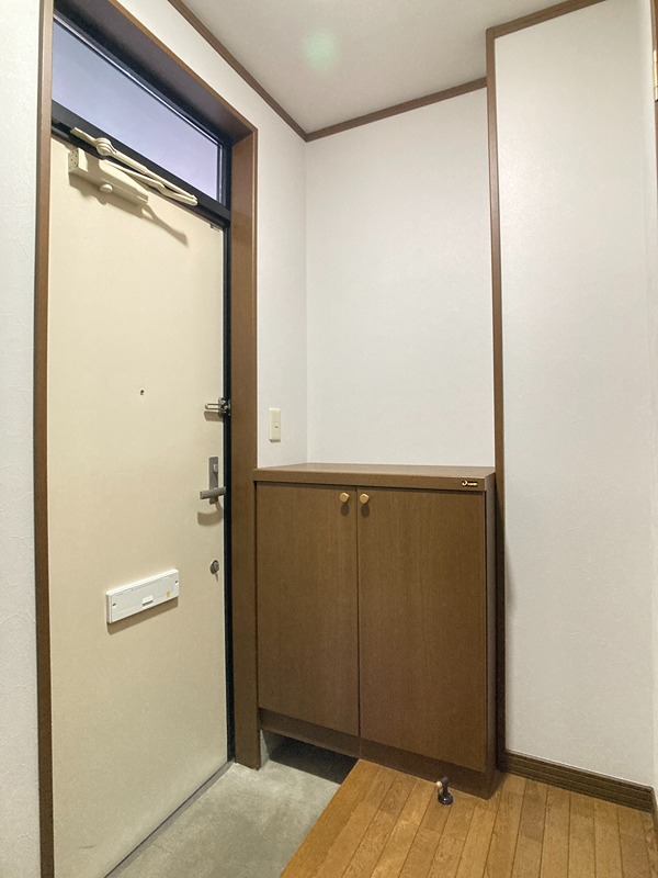 イーグル３ 玄関