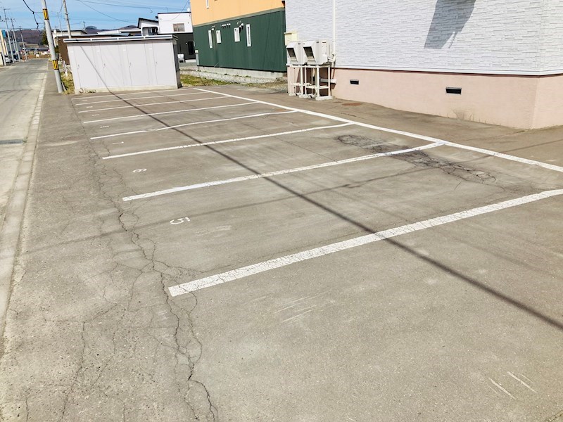サンプレイスＷⅡ 駐車場