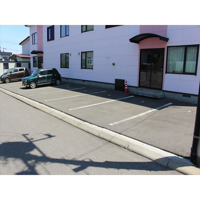 コーポあじさい 駐車場