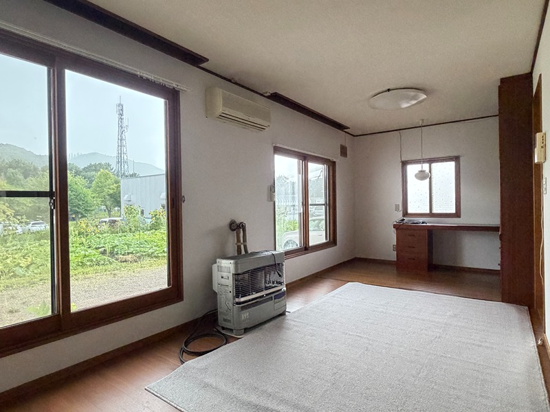 北海道北見市東相内町171-4 リビング