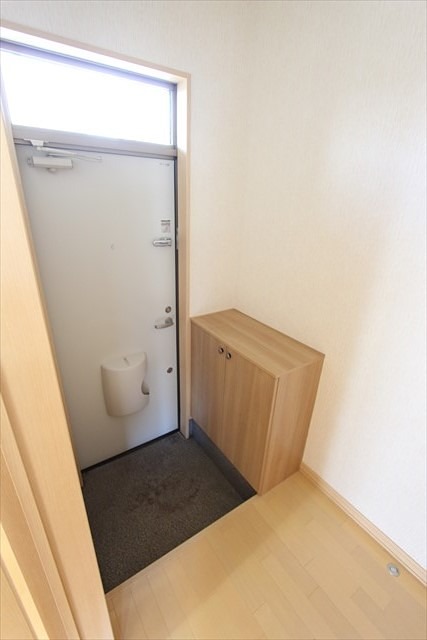 ファミール三輪　Ｏ棟 玄関